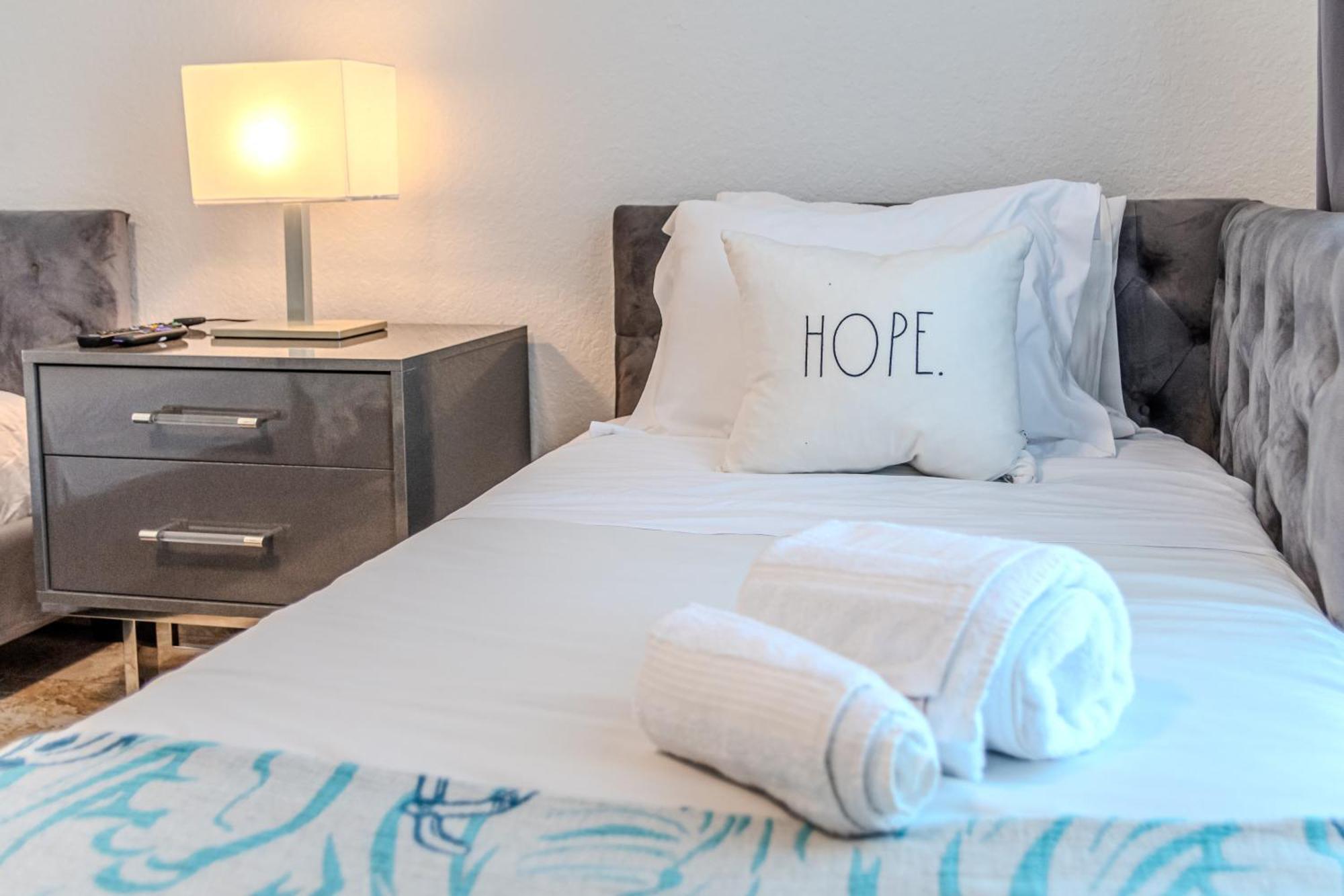 Apartment 3 Bedroom In Tuscana Resort , 15" From Disney คิสซิมมี ภายนอก รูปภาพ